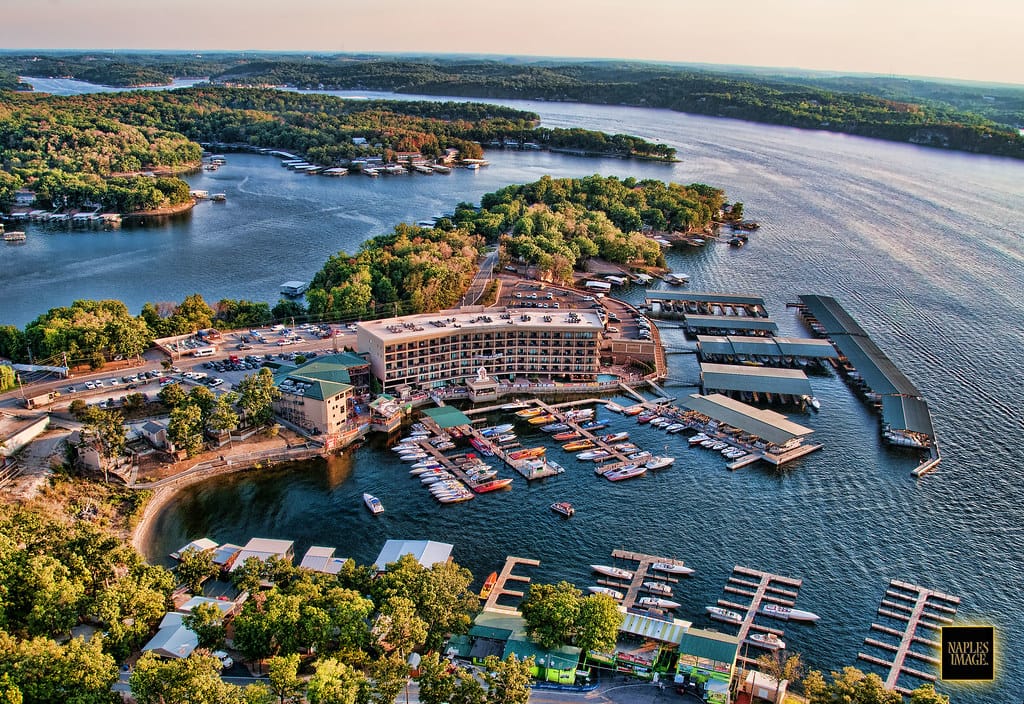 City Guides: Things to do While Boating in Lake of the Ozarks, Missouri