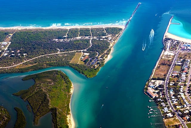 Dock and Dine: 5 Restaurants to Visit by Boat in Fort Pierce, Florida