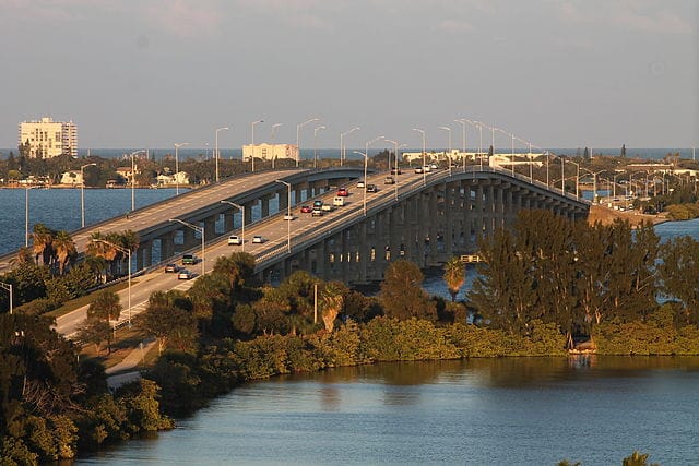 Dock and Dine: Melbourne, Florida Restaurants to Visit by Boat