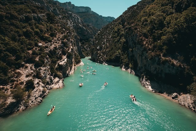 Canoe VS. Kayak: Which Small Boat is Best For You?