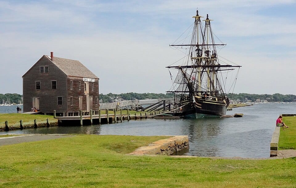 Dock and Dine: Restaurants to Visit Via Boat in Salem, Massachusetts