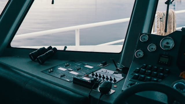 Boating Etiquette: VHF Channels and Which Ones to Use for What