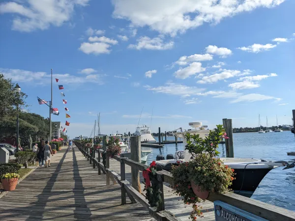 Dock and Dine: 6 Restaurants to Visit Via Boat in Beaufort, North Carolina
