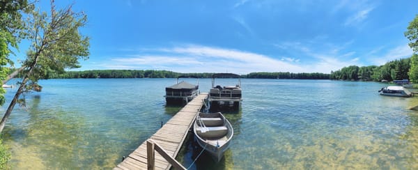 Ways to Customize a Boat Dock for Comfort, Fun and Safety