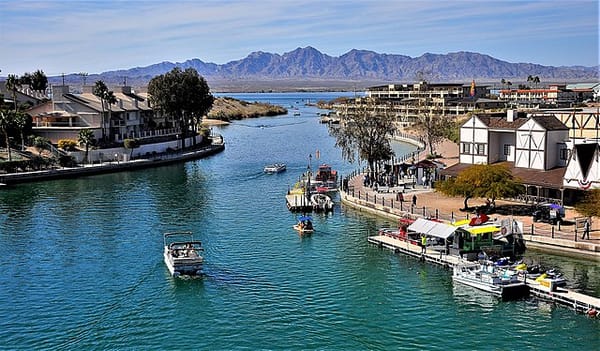 Dock and Dine: 4 Restaurants to Visit by Boat in Lake Havasu, Arizona